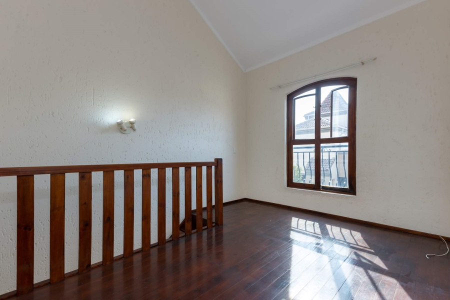 1 Bedroom Property for Sale in Lonehill Gauteng