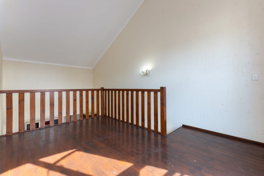 1 Bedroom Property for Sale in Lonehill Gauteng