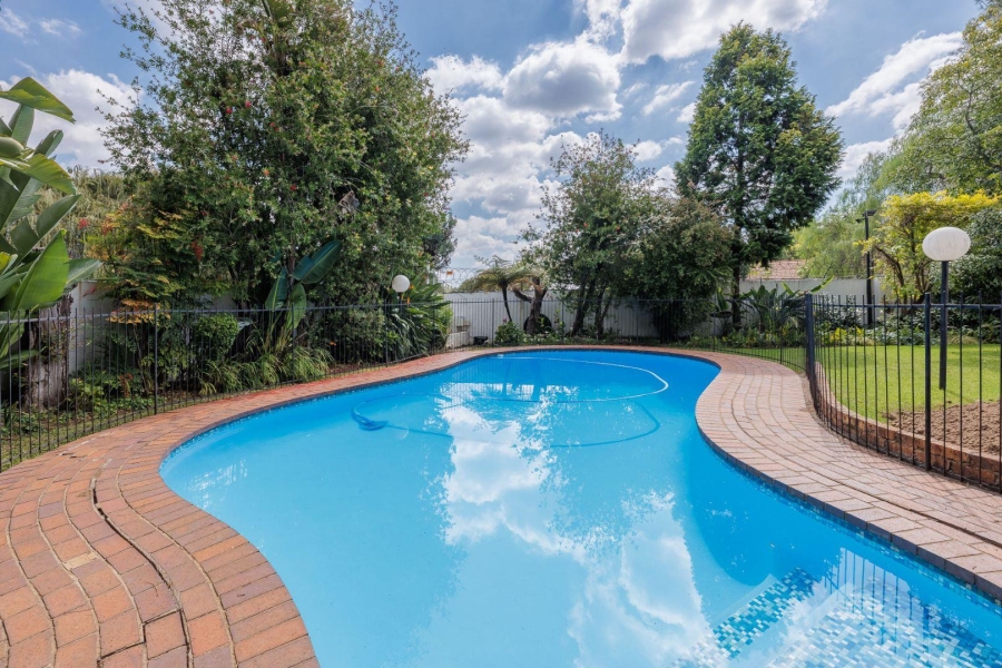 2 Bedroom Property for Sale in Bryanston Gauteng