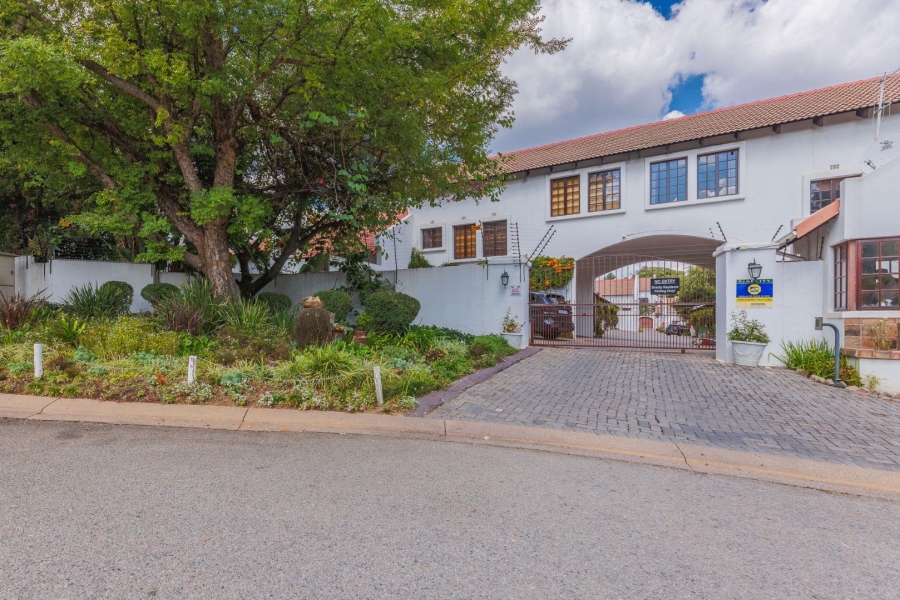 2 Bedroom Property for Sale in Bryanston Gauteng