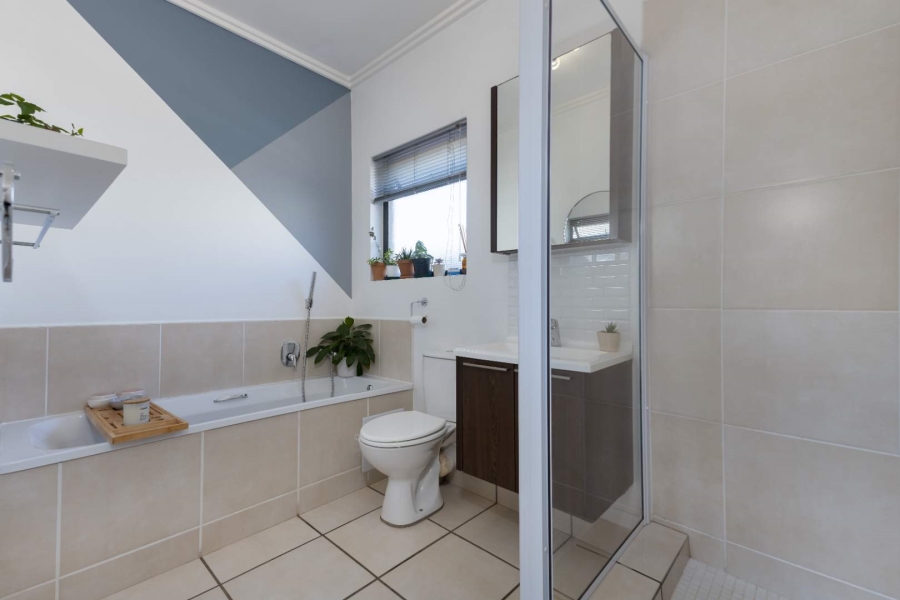 1 Bedroom Property for Sale in Bryanston Gauteng