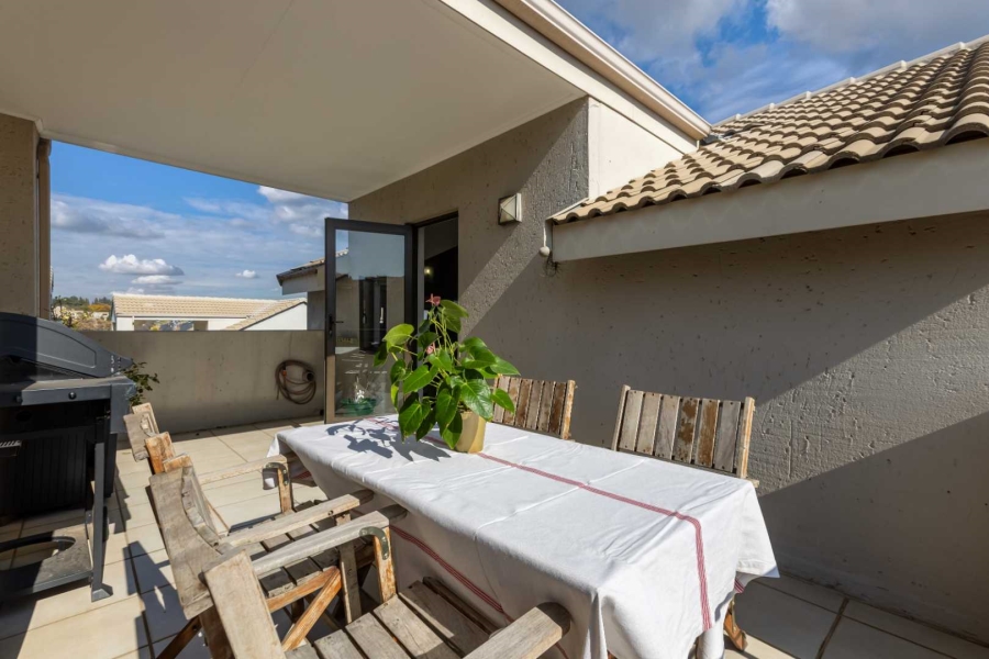 1 Bedroom Property for Sale in Bryanston Gauteng