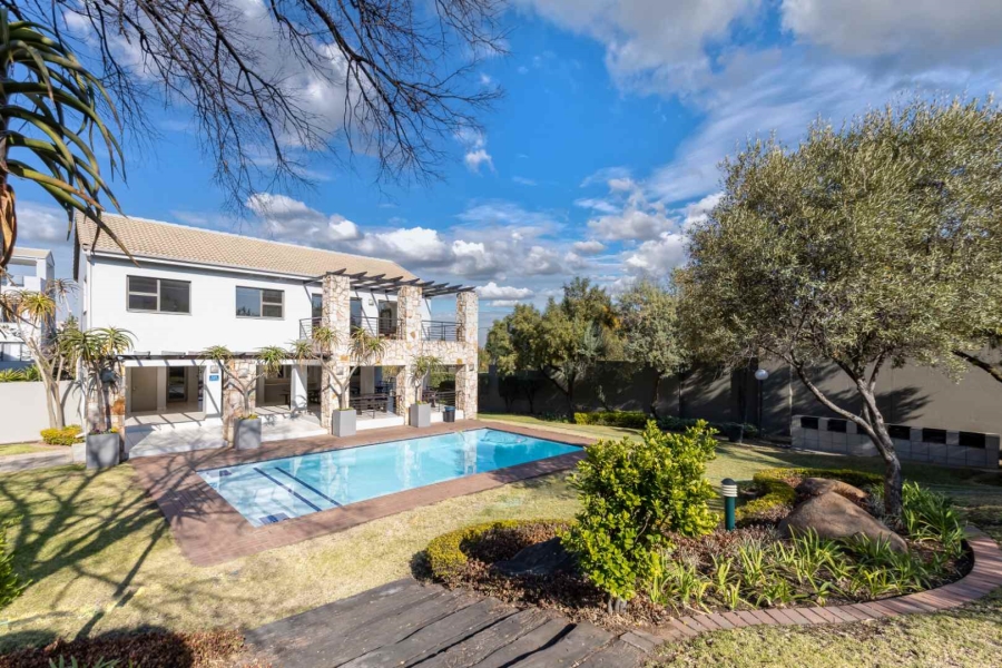 1 Bedroom Property for Sale in Bryanston Gauteng