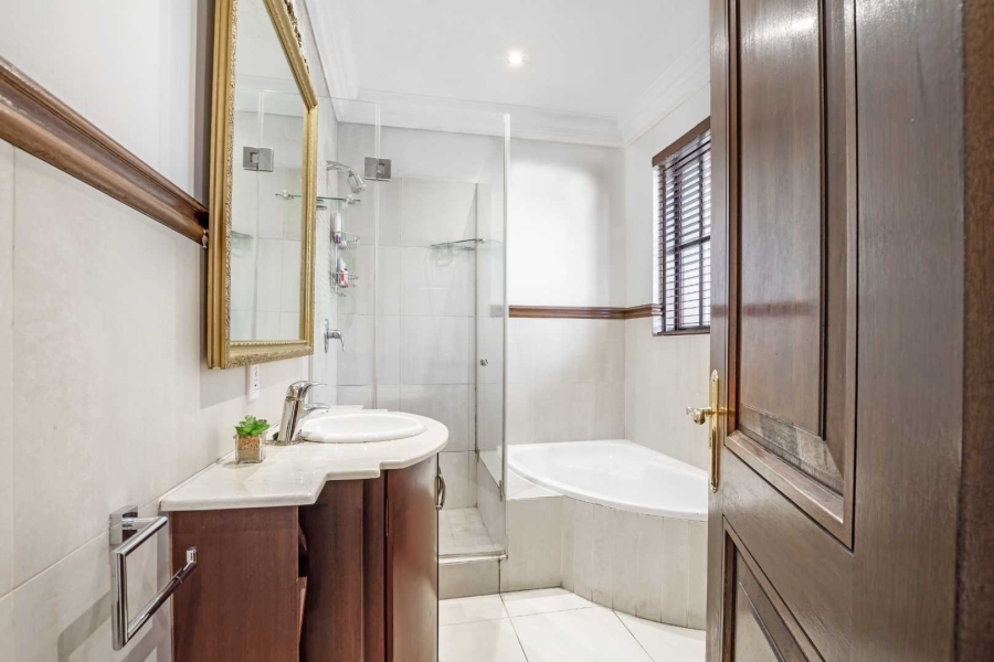 6 Bedroom Property for Sale in Dainfern Valley Gauteng