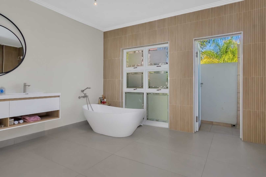 5 Bedroom Property for Sale in Dainfern Valley Gauteng