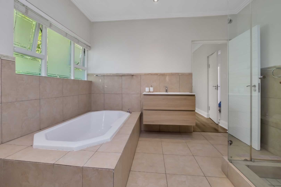 5 Bedroom Property for Sale in Dainfern Valley Gauteng