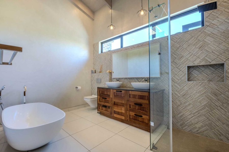 5 Bedroom Property for Sale in Beaulieu Gauteng