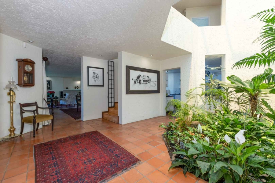 5 Bedroom Property for Sale in Lonehill Gauteng