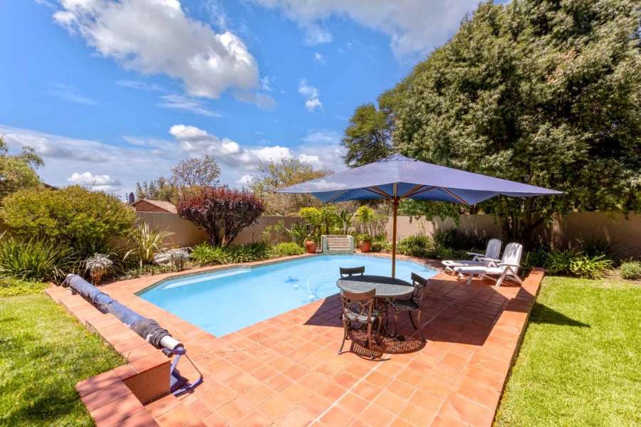 5 Bedroom Property for Sale in Lonehill Gauteng