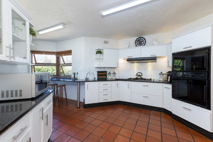 5 Bedroom Property for Sale in Lonehill Gauteng