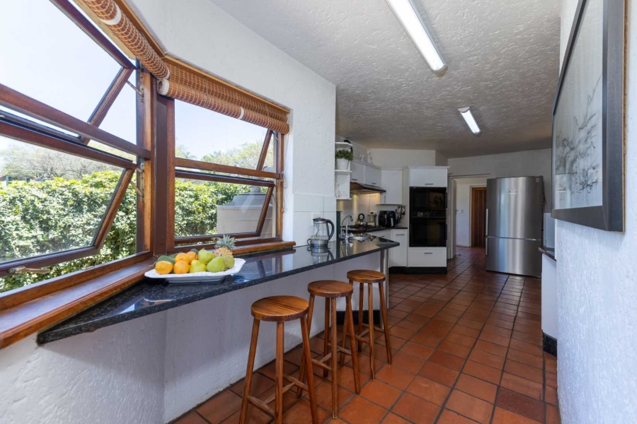 5 Bedroom Property for Sale in Lonehill Gauteng