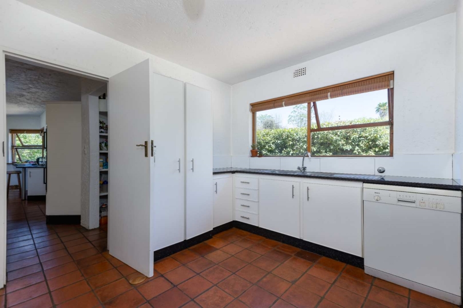 5 Bedroom Property for Sale in Lonehill Gauteng