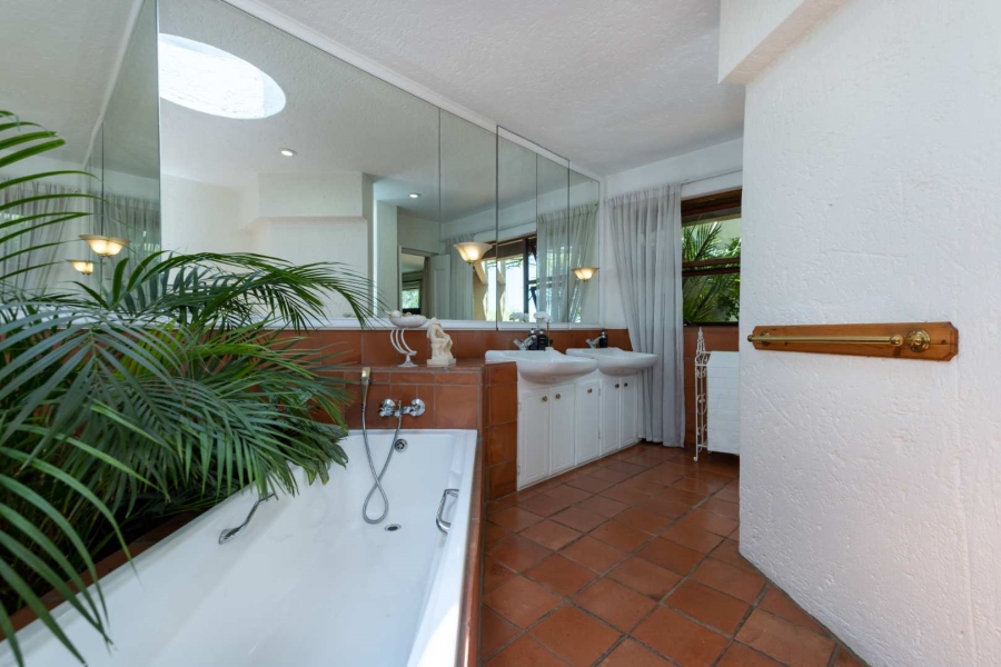 5 Bedroom Property for Sale in Lonehill Gauteng