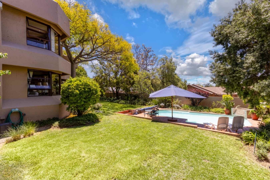 5 Bedroom Property for Sale in Lonehill Gauteng