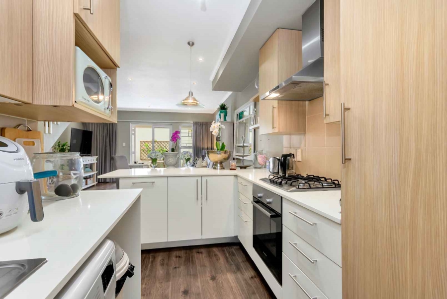 2 Bedroom Property for Sale in Bryanston Gauteng