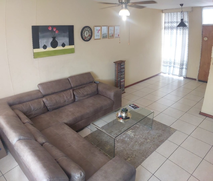 2 Bedroom Property for Sale in Gezina Gauteng