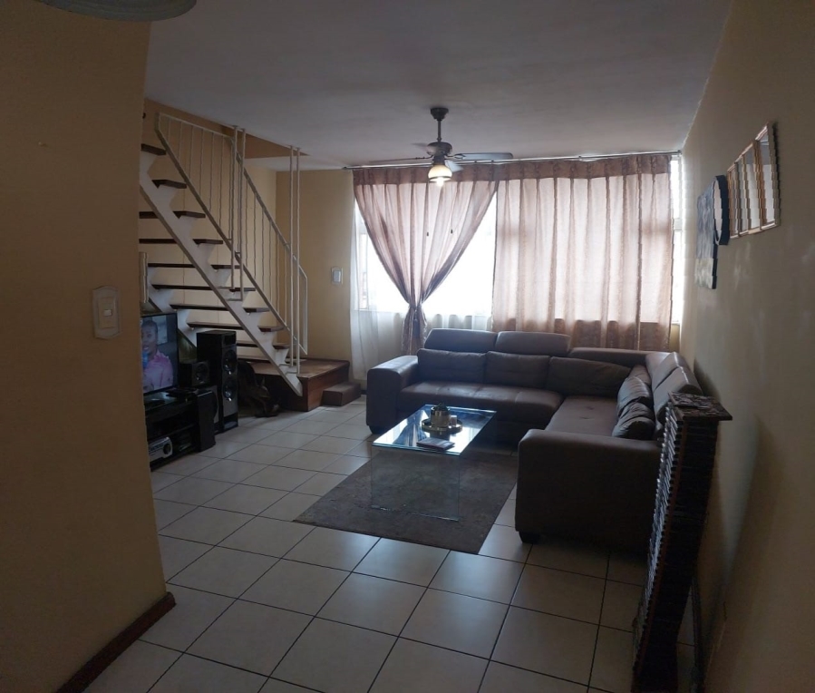 2 Bedroom Property for Sale in Gezina Gauteng