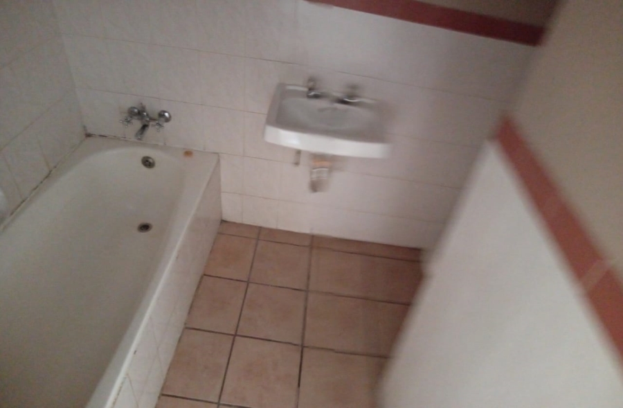 2 Bedroom Property for Sale in Gezina Gauteng