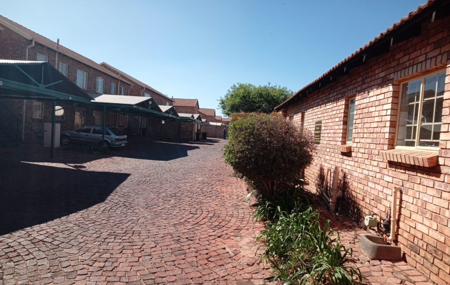 1 Bedroom Property for Sale in Annlin Gauteng