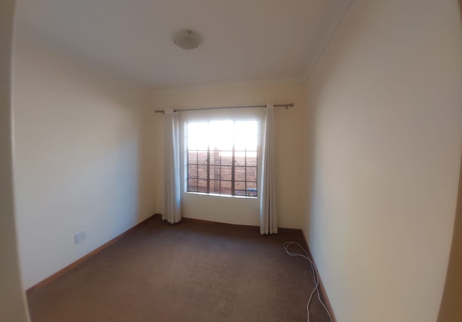 3 Bedroom Property for Sale in Hesteapark Gauteng