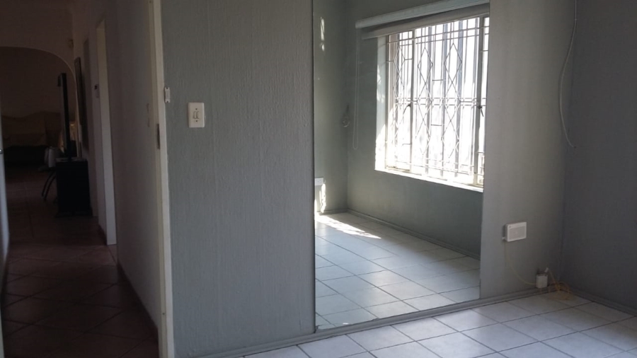 To Let 3 Bedroom Property for Rent in Brackenhurst Gauteng
