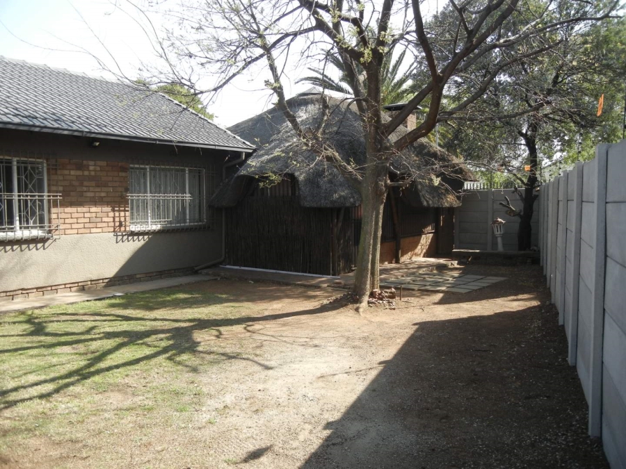 To Let 3 Bedroom Property for Rent in Brackenhurst Gauteng