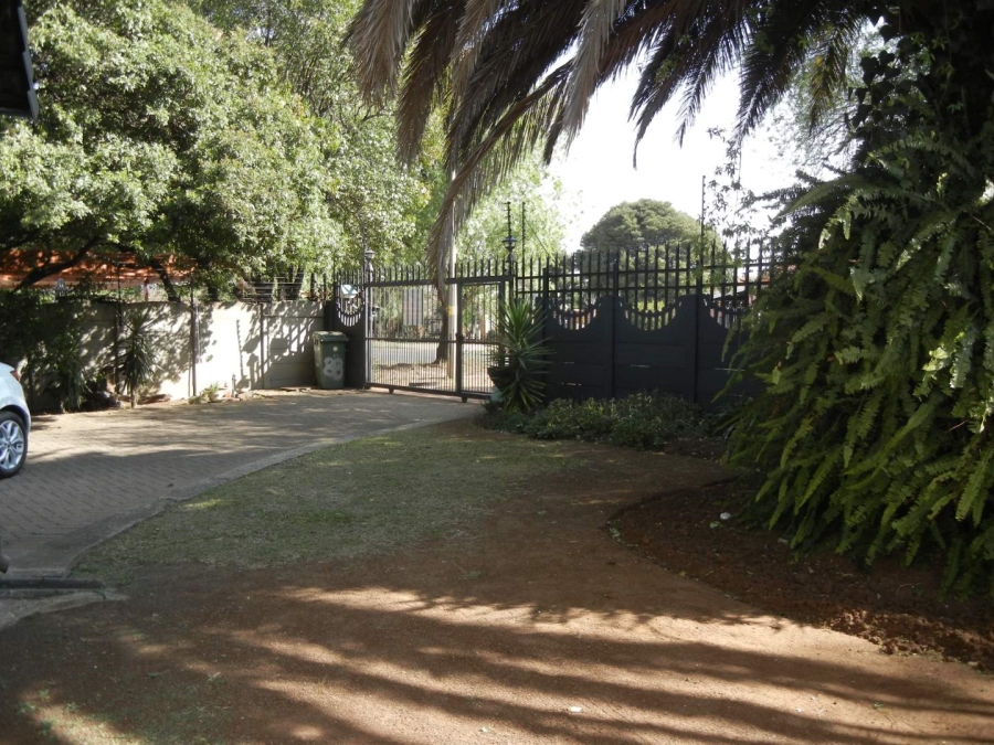To Let 3 Bedroom Property for Rent in Brackenhurst Gauteng