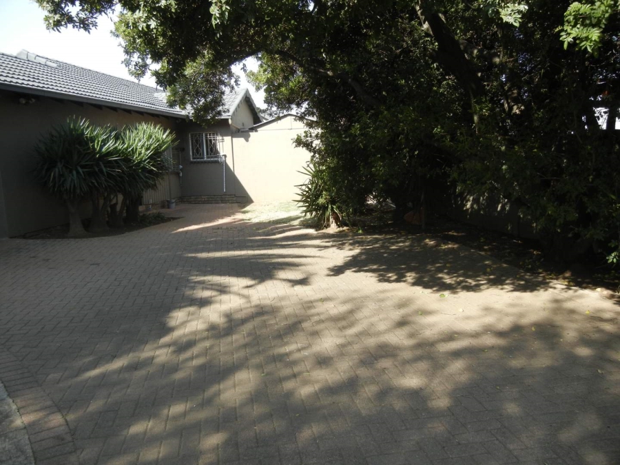 To Let 3 Bedroom Property for Rent in Brackenhurst Gauteng