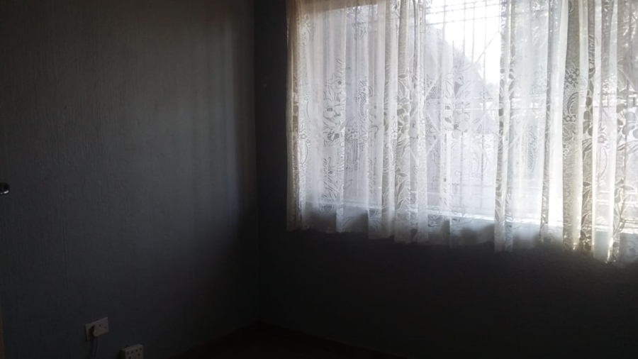 To Let 3 Bedroom Property for Rent in Brackenhurst Gauteng