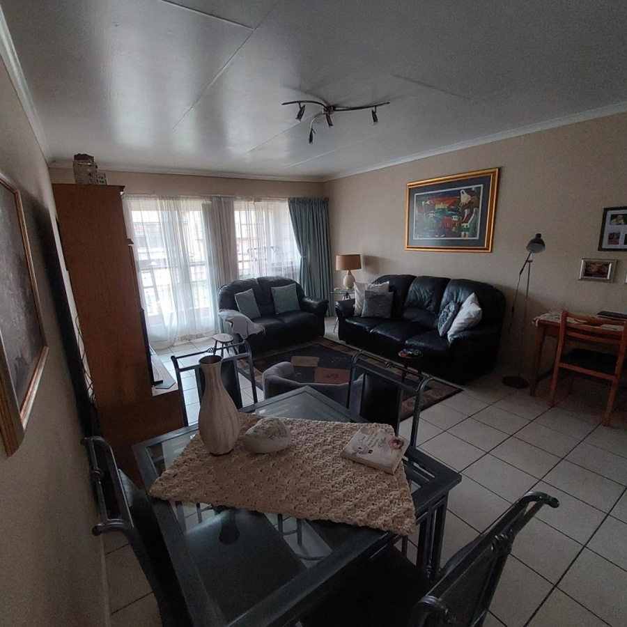 2 Bedroom Property for Sale in Oakdene Gauteng