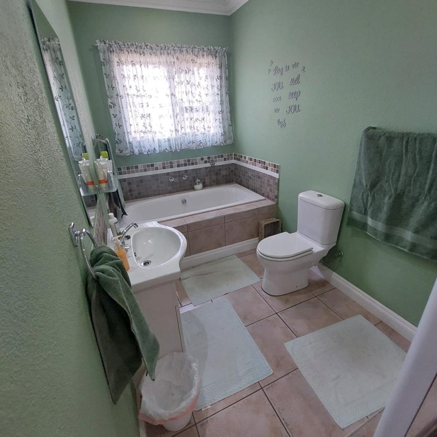 4 Bedroom Property for Sale in New Market Gauteng