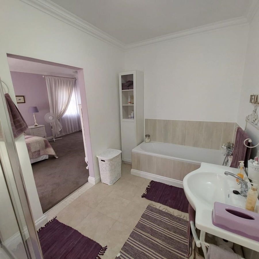 4 Bedroom Property for Sale in New Market Gauteng