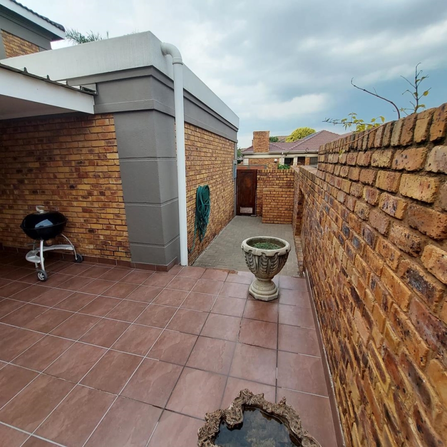 4 Bedroom Property for Sale in New Market Gauteng