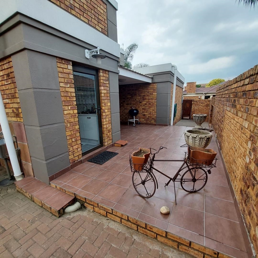 4 Bedroom Property for Sale in New Market Gauteng