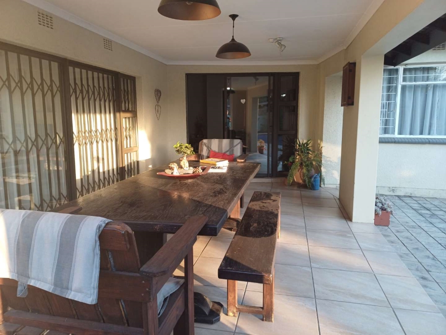 5 Bedroom Property for Sale in Brackenhurst Gauteng