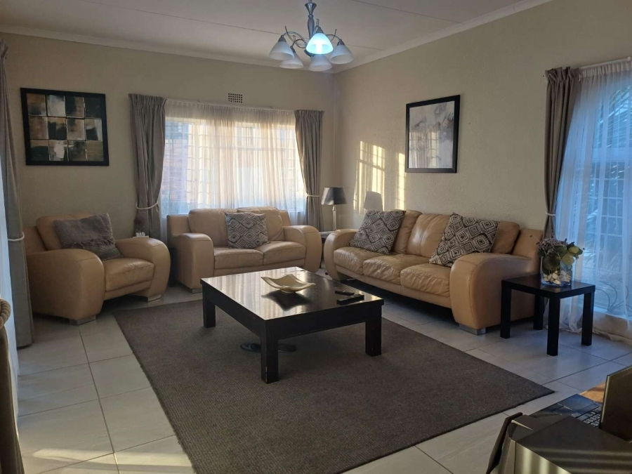 5 Bedroom Property for Sale in Brackenhurst Gauteng