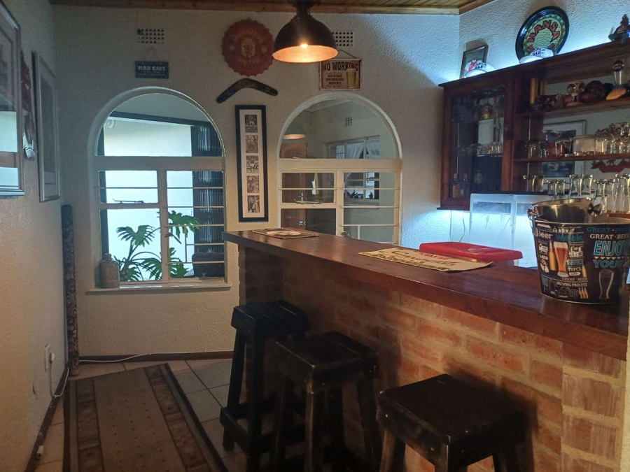 5 Bedroom Property for Sale in Brackenhurst Gauteng