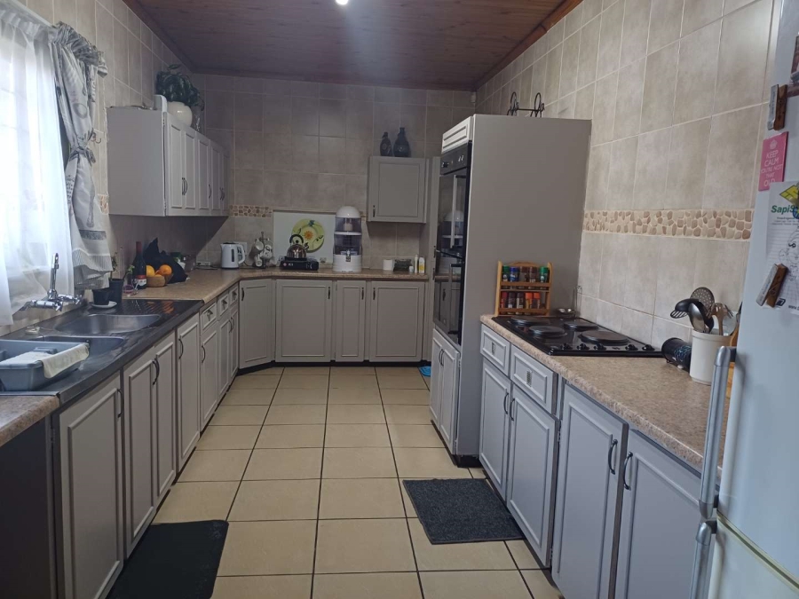 5 Bedroom Property for Sale in Brackenhurst Gauteng