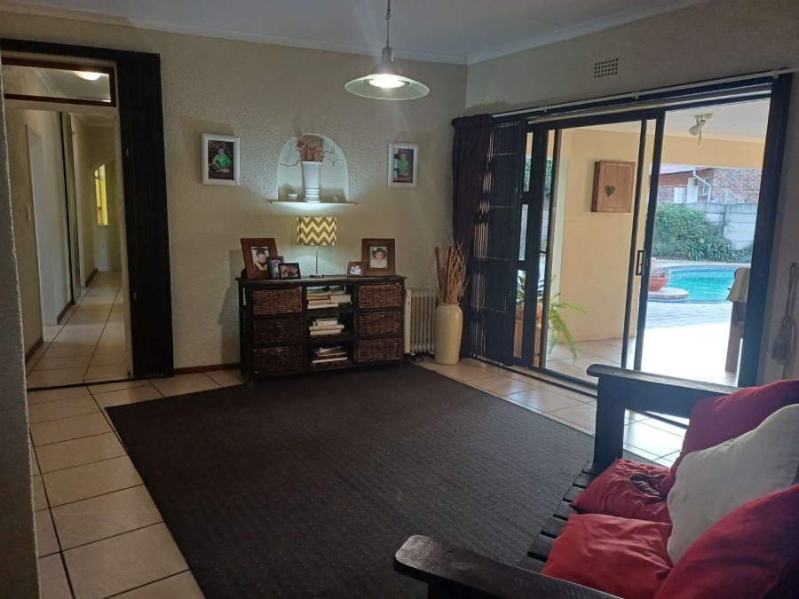 5 Bedroom Property for Sale in Brackenhurst Gauteng