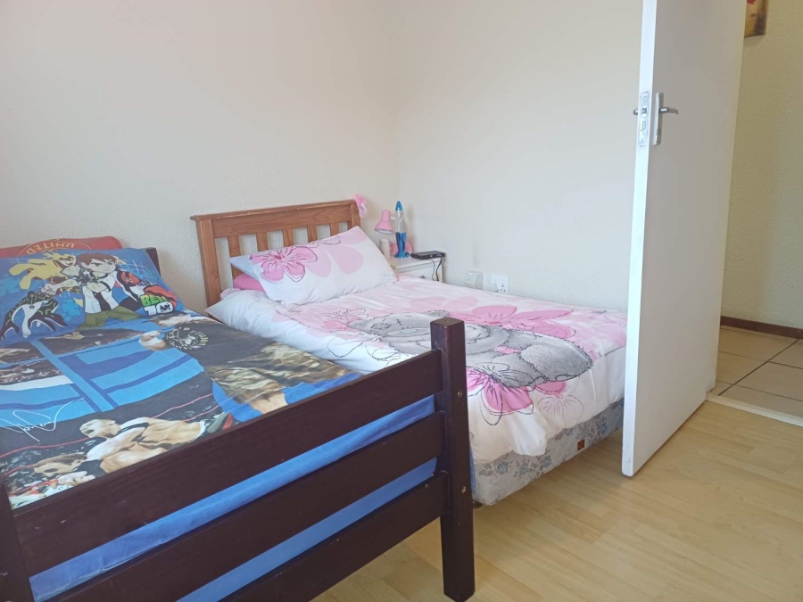 5 Bedroom Property for Sale in Brackenhurst Gauteng