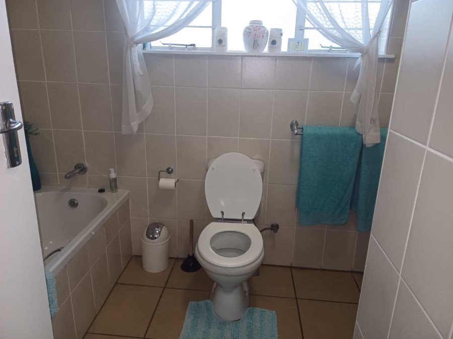 5 Bedroom Property for Sale in Brackenhurst Gauteng