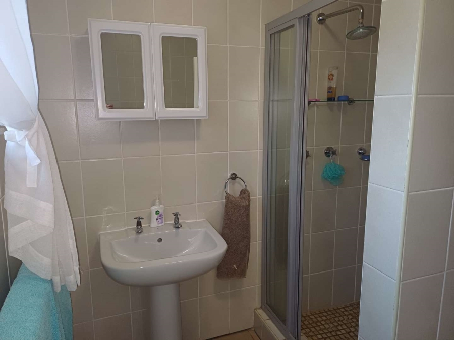 5 Bedroom Property for Sale in Brackenhurst Gauteng