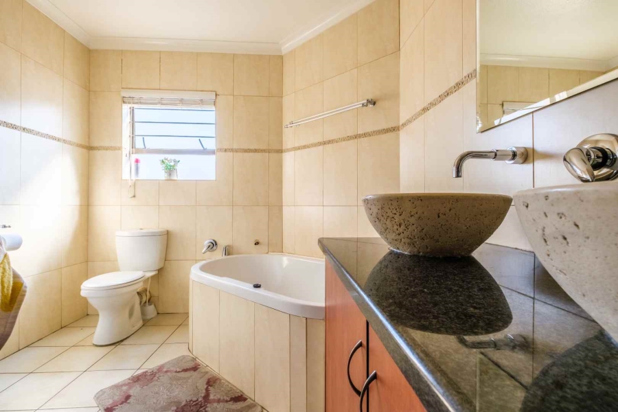 3 Bedroom Property for Sale in Bassonia Rock Gauteng