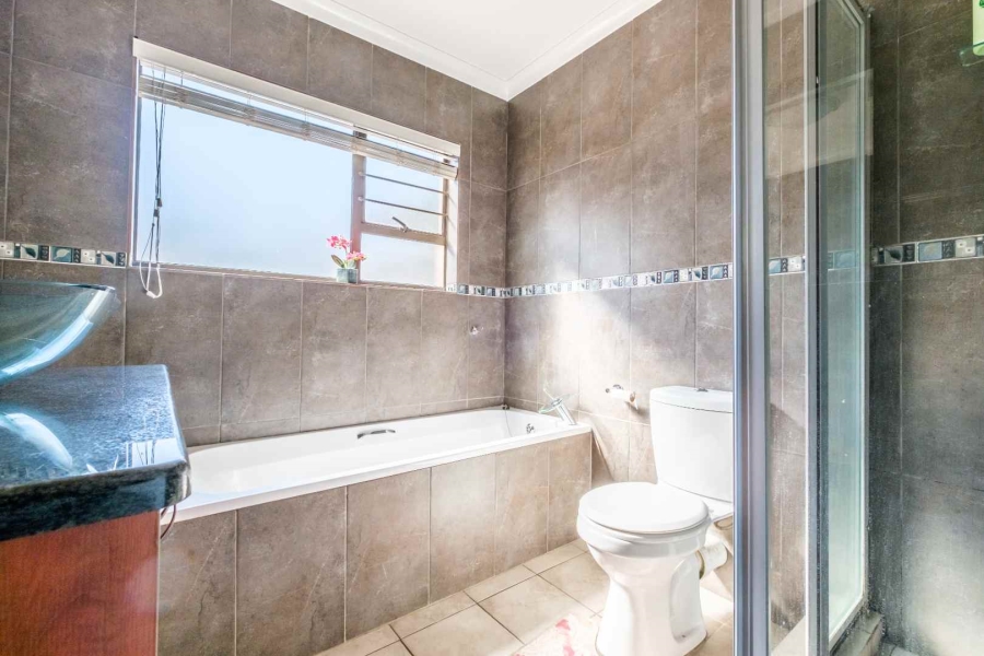 3 Bedroom Property for Sale in Bassonia Rock Gauteng