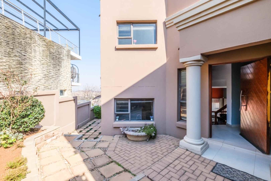 3 Bedroom Property for Sale in Bassonia Rock Gauteng