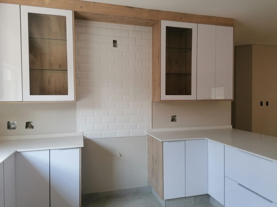 4 Bedroom Property for Sale in Brackenhurst Gauteng