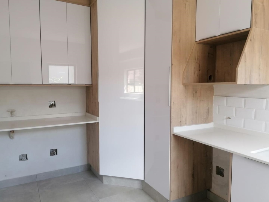 4 Bedroom Property for Sale in Brackenhurst Gauteng