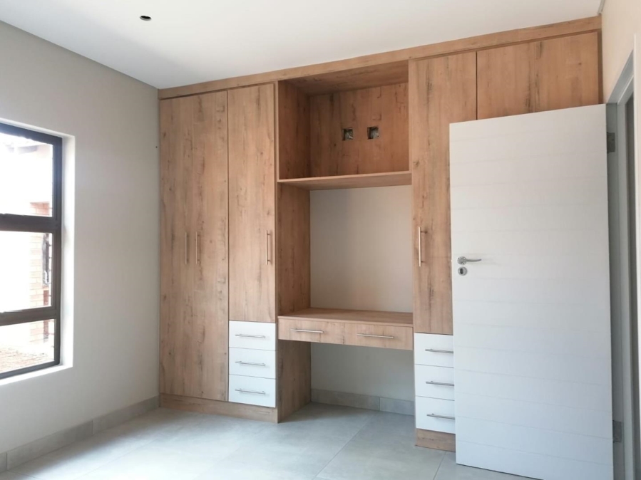 4 Bedroom Property for Sale in Brackenhurst Gauteng