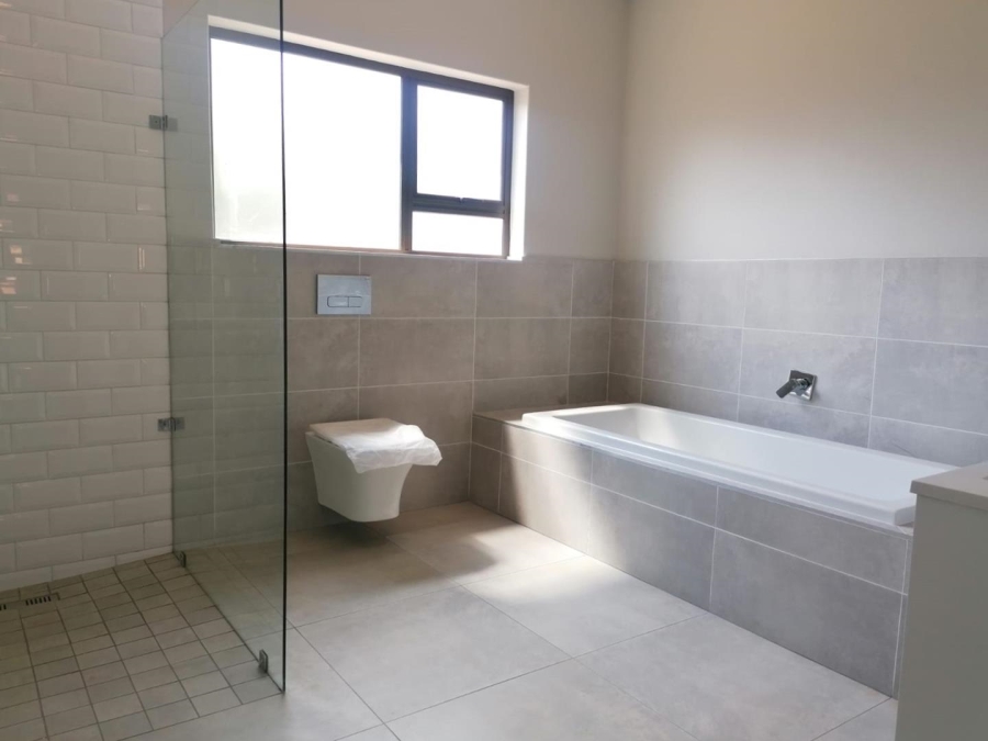 4 Bedroom Property for Sale in Brackenhurst Gauteng