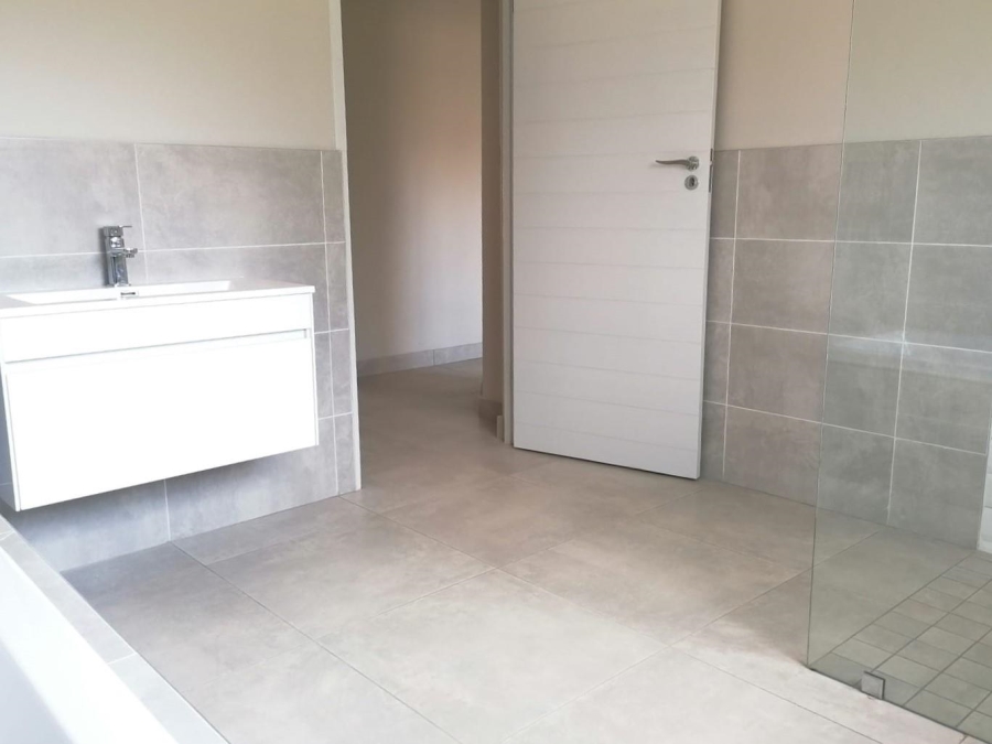 4 Bedroom Property for Sale in Brackenhurst Gauteng